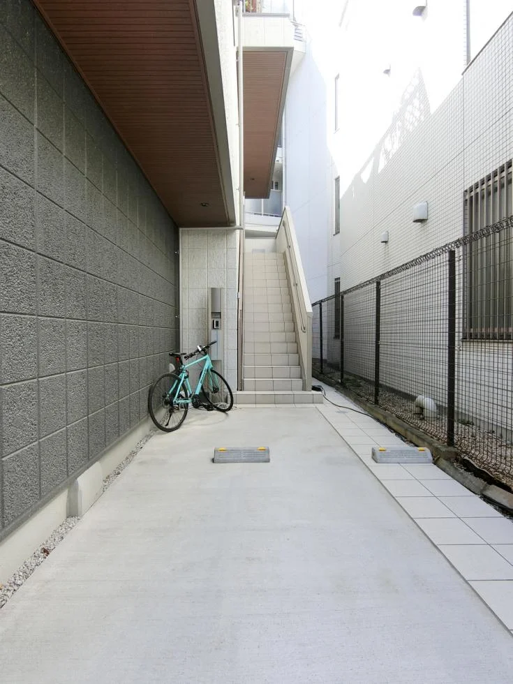 八雲1丁目貸店舗 B1 エントランス 3
