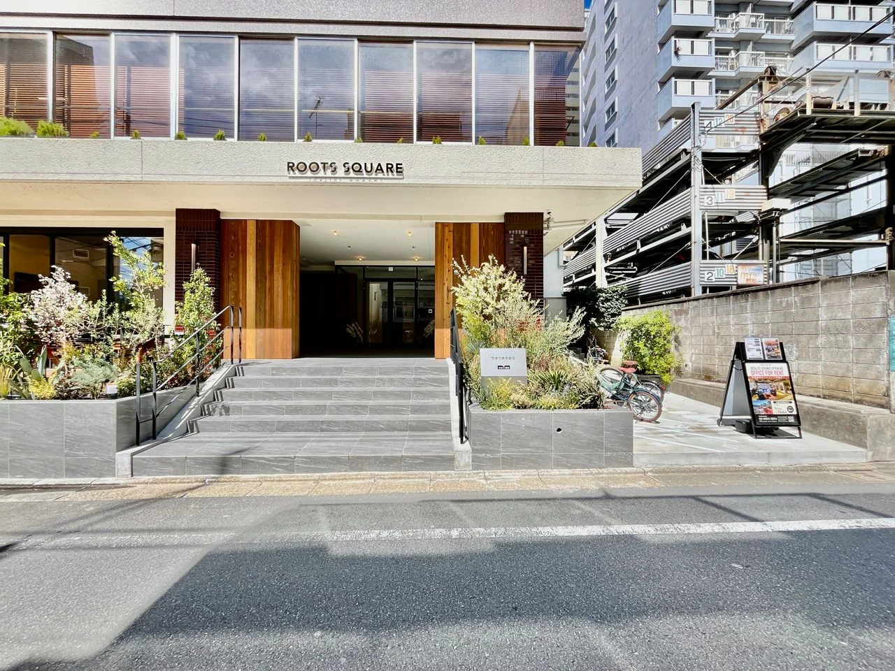ROOTS SQUARE IKEJIRIOHASHI(ルーツスクエア池尻大橋) 3 エントランス 3