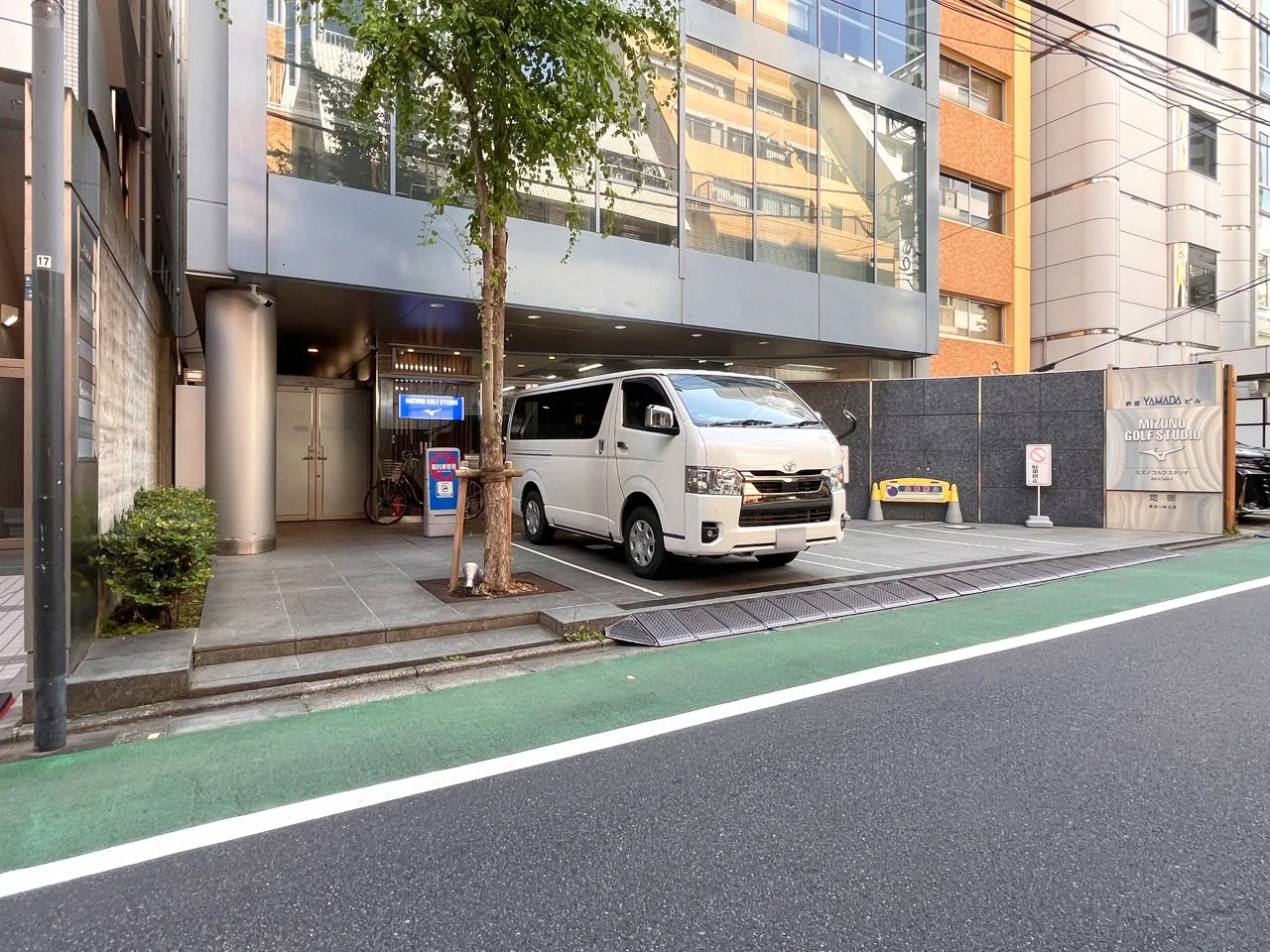 赤坂山田ビル(akasaka YAMADAビル) 3 ビルエントランス 5