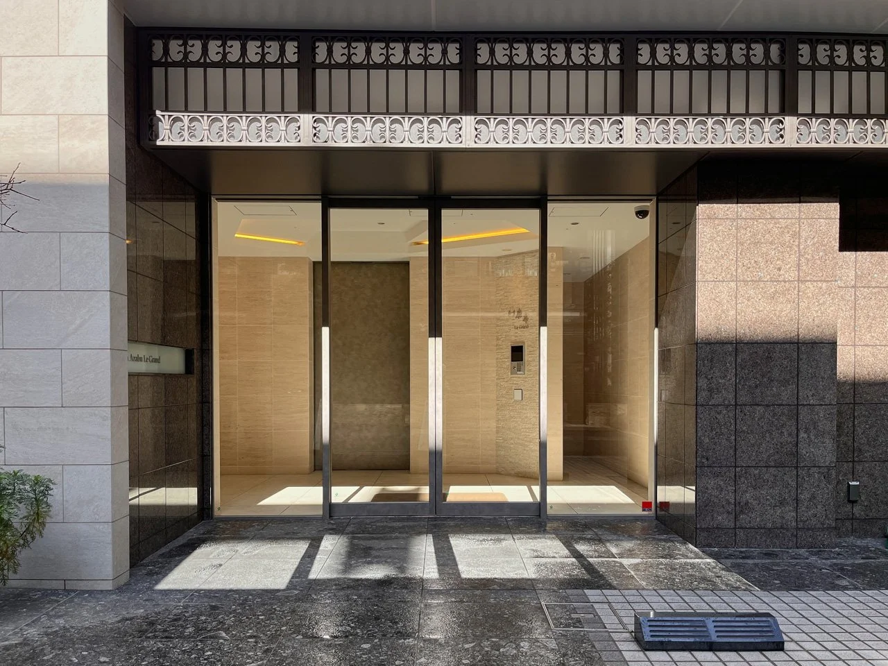 CASA AZABU Le Gran (カーサ麻布 ル・グラン) 8 ビルエントランス 3