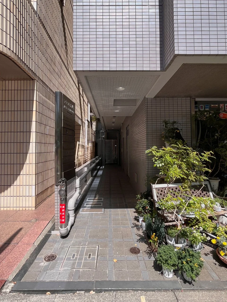 ロイクラトン虎ノ門 4 エントランス 3
