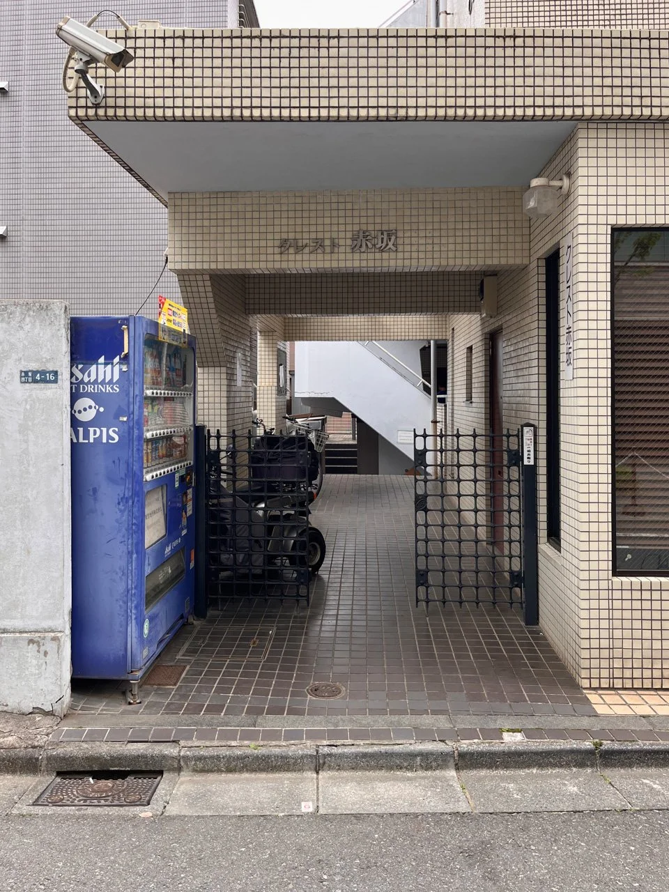 クレスト赤坂 1 エントランス 3