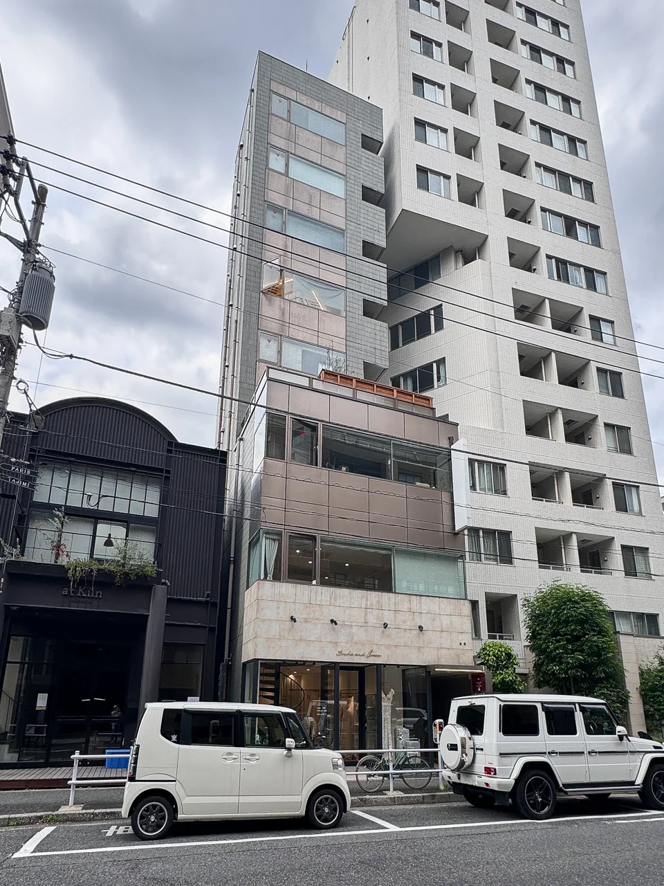 グロービル青山 4 オフィスビル外観 1