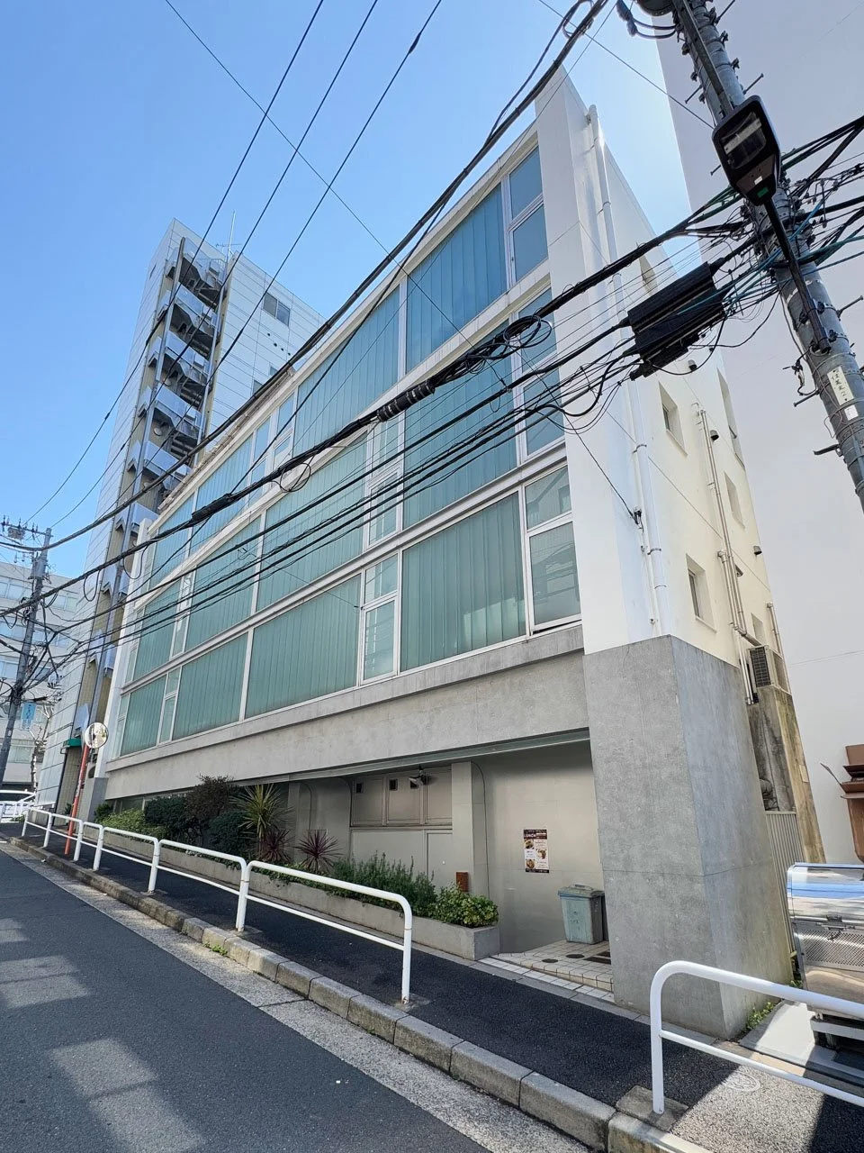 南青山STUDIO FLAT(南青山スタジオフラットビル) 3 オフィスビル外観 1