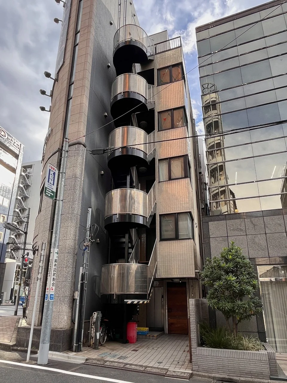 吉角ビル 3 外観 1