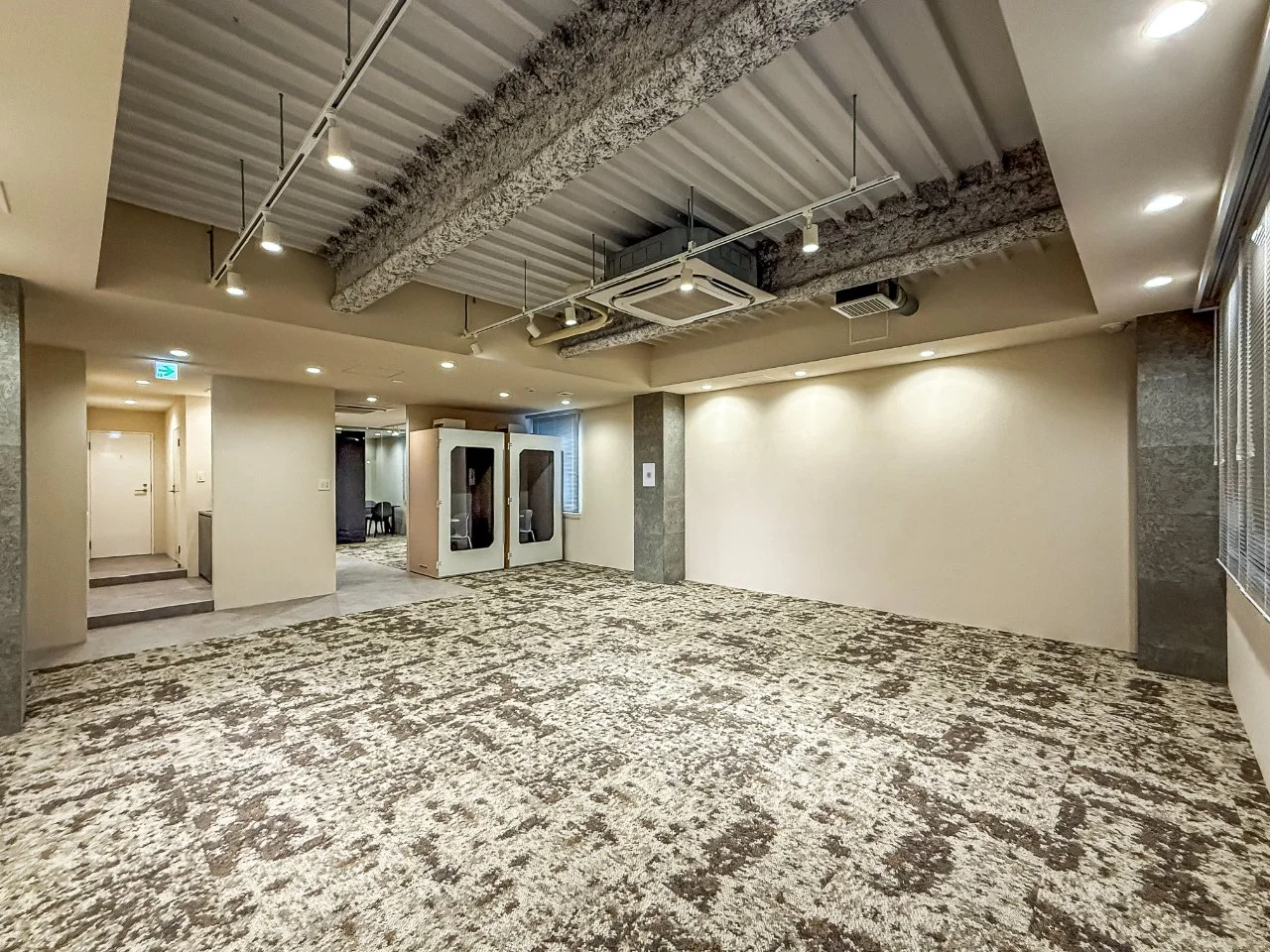ユースクエア新橋 4 執務室 3