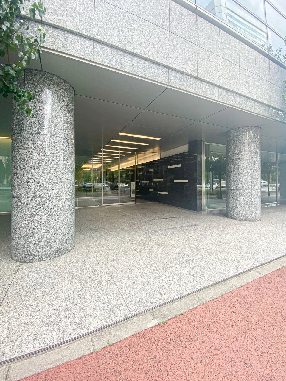ヒューリック青山外苑東通ビル 3 エントランス 3