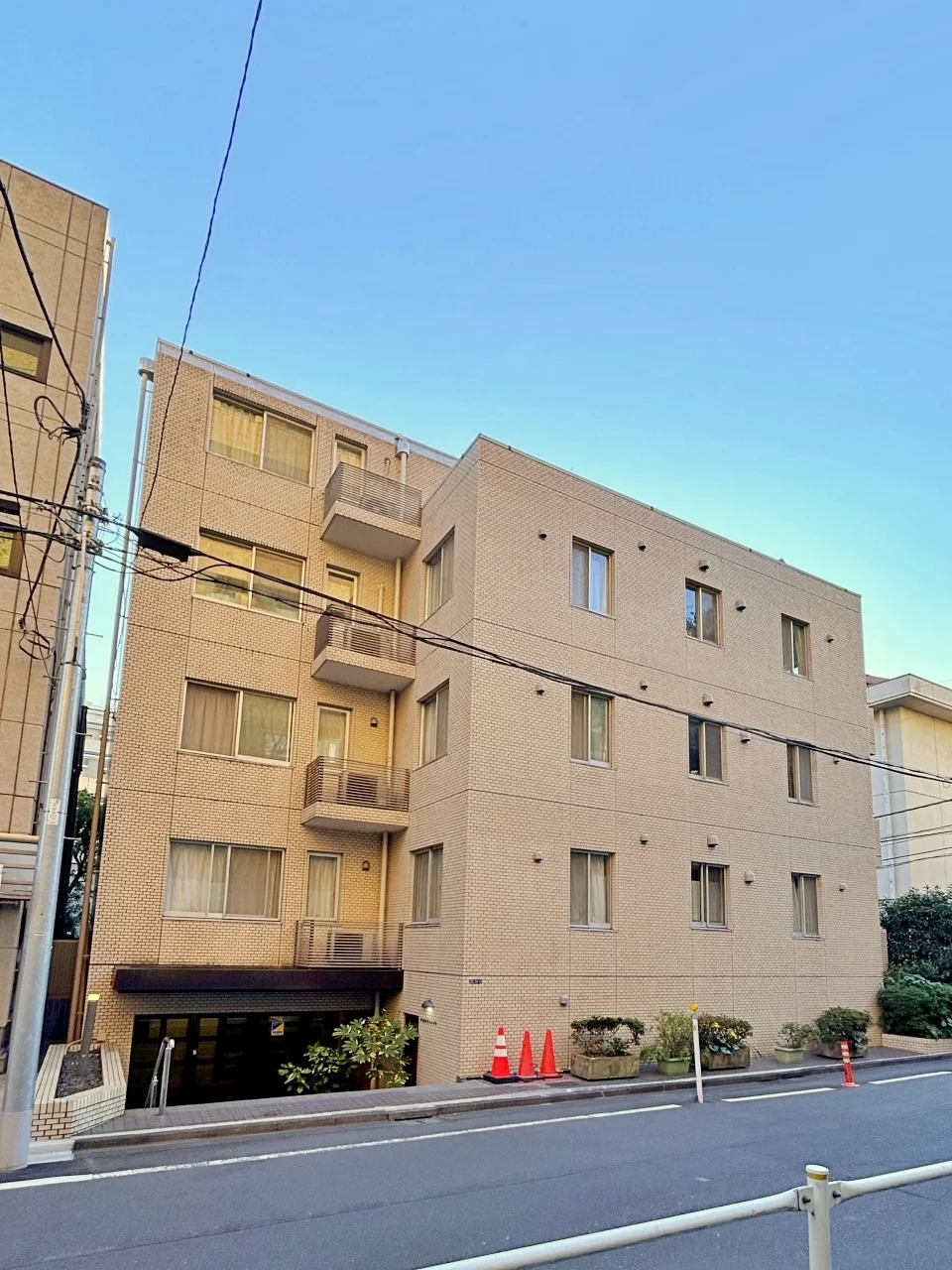 六本木サンハイツ 3 外観 1