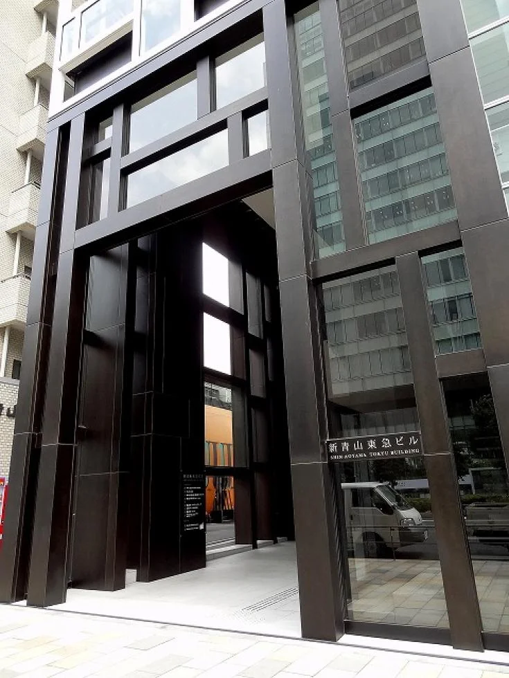 新青山東急ビル 11 エントランス 3