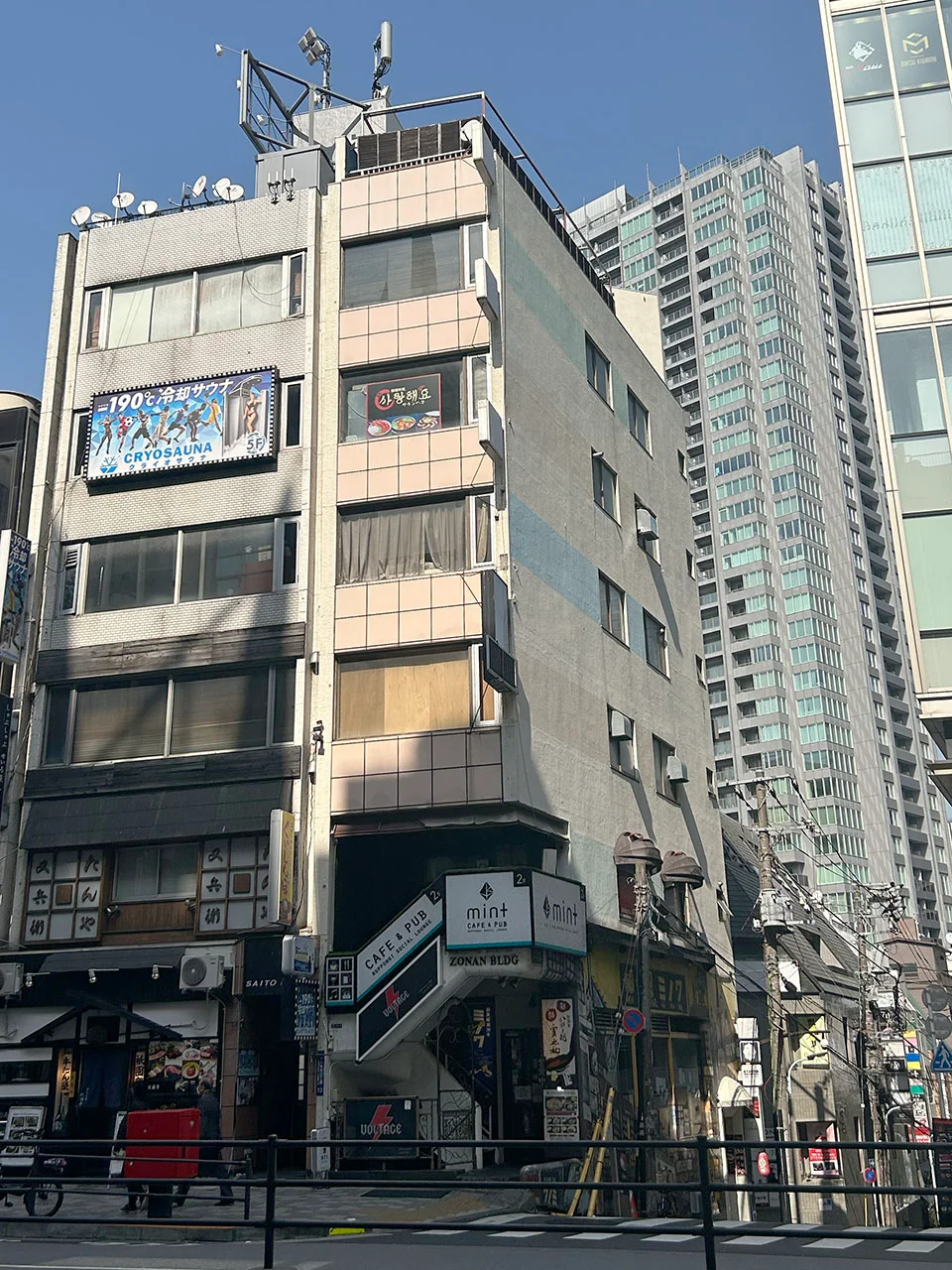 ゾーナンビル 5 外観 1