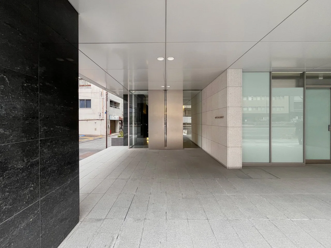 向陽ビル(KOYO BUILDING) 9 エントランス 3