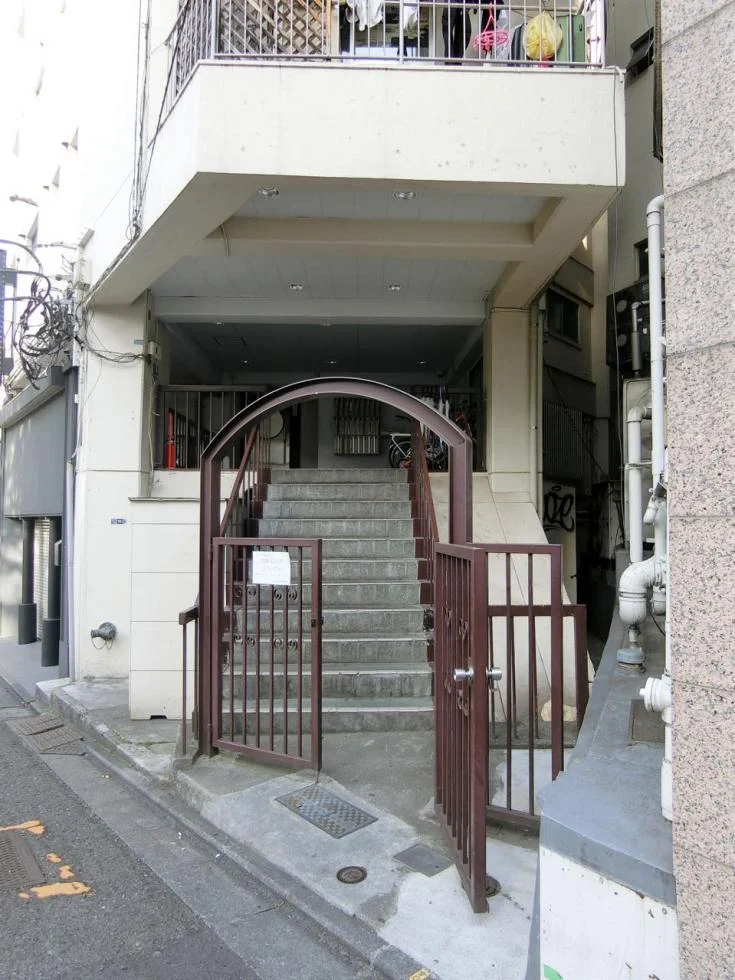 善隣会館 4 エントランス 3