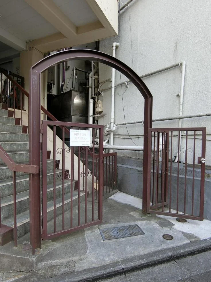 善隣会館 4 エントランス 4