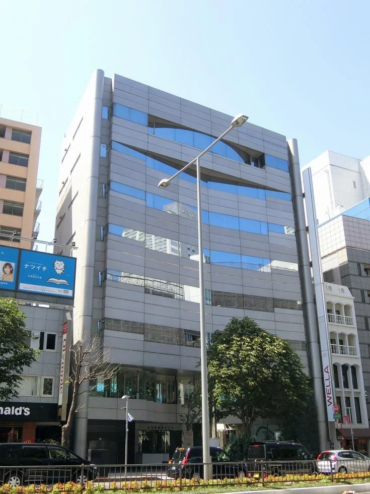 東京建物青山ビル B1 オフィスビル外観 1