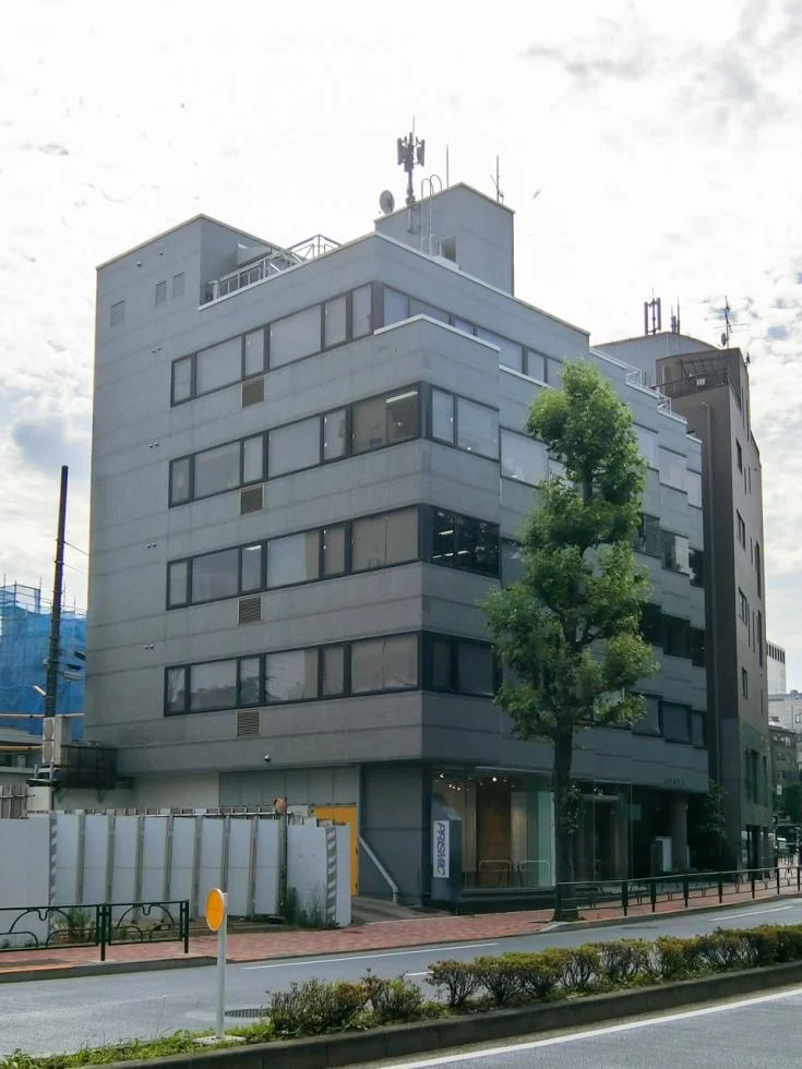南青山外苑ビル 6 オフィスビル外観 1