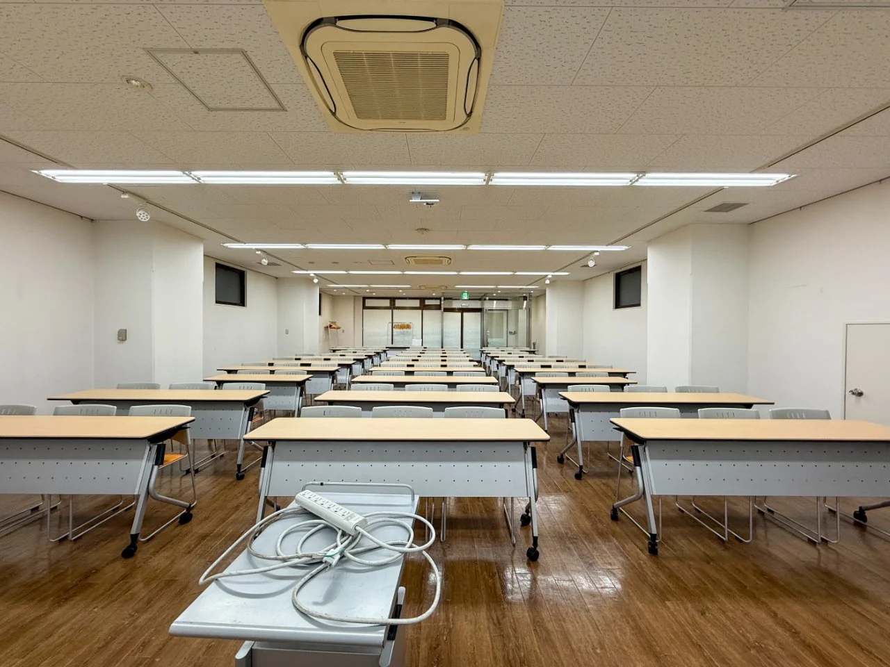 7東洋海事ビル 8 会議室 9
