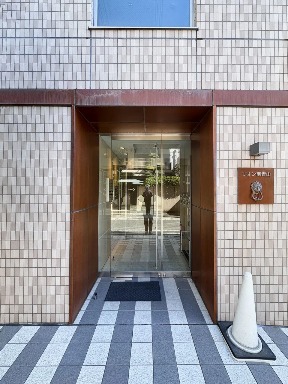 リオン南青山ビル 4 エントランス 3