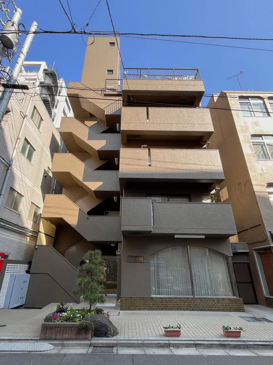 一松ビル本館 3 オフィスビル外観 2