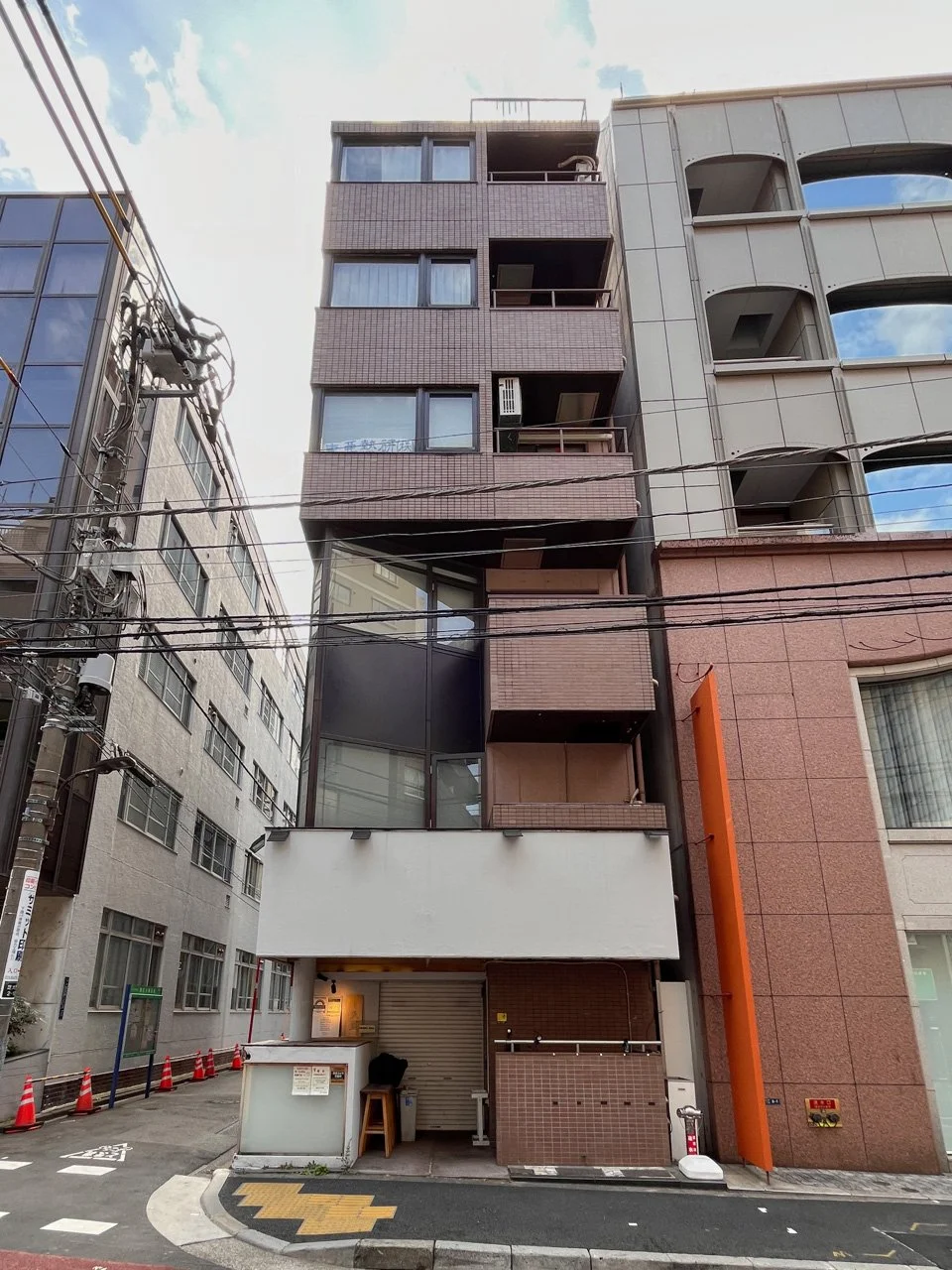 張(ちょう)ビル 2 オフィスビル外観 1
