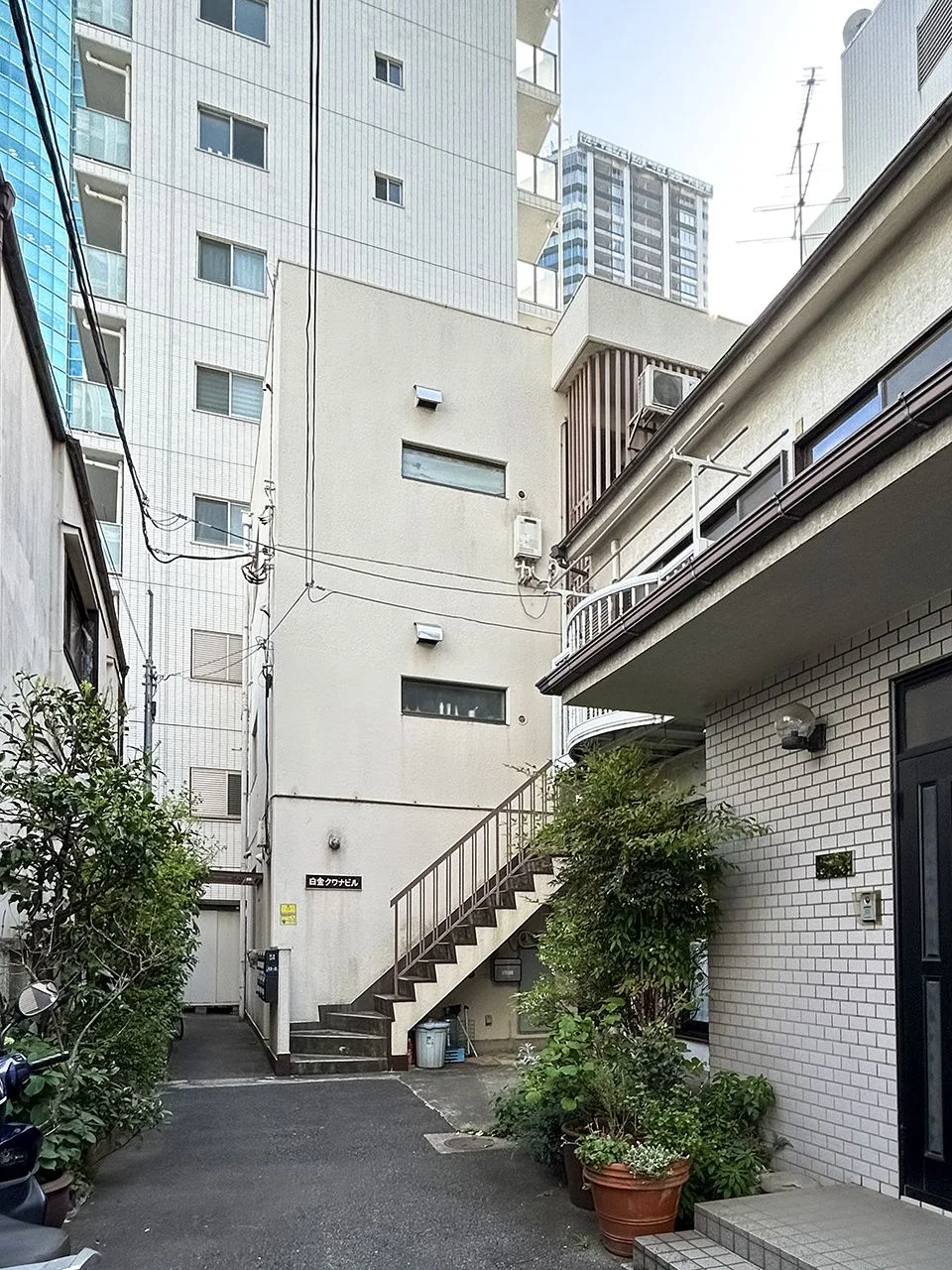 白金クワナビル 1 外観 2