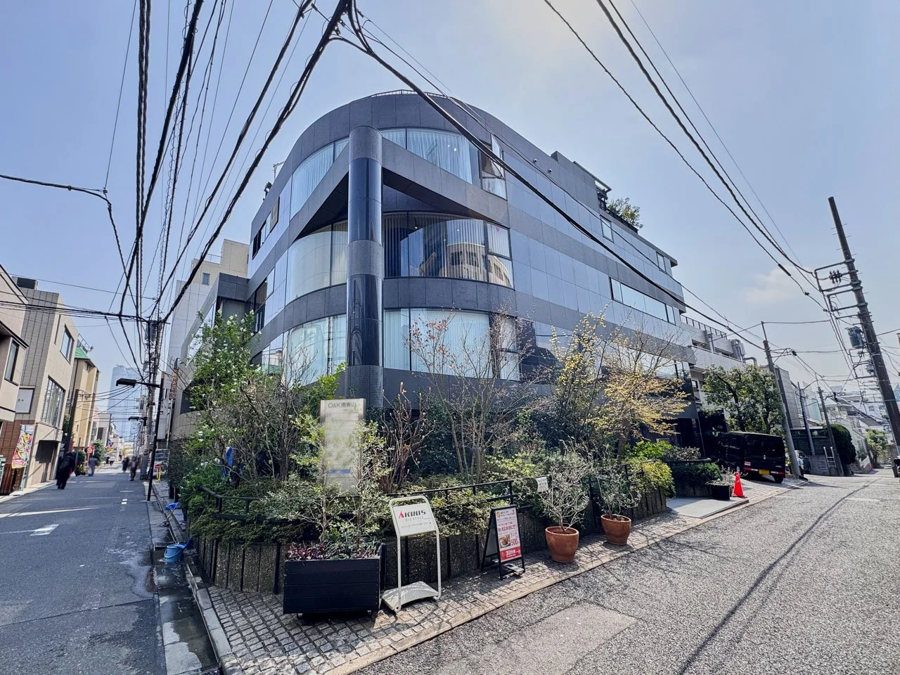 O&K南青山ビル 4 オフィスビル外観 1