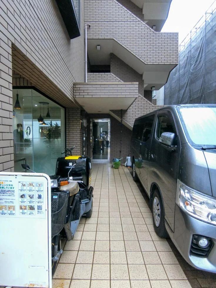 青山チェリーヒルズビル 2 エントランス 3