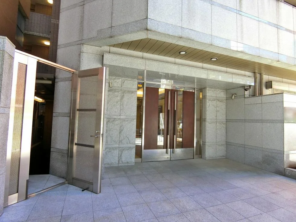 CONCIERIA新橋 B1 エントランス 4