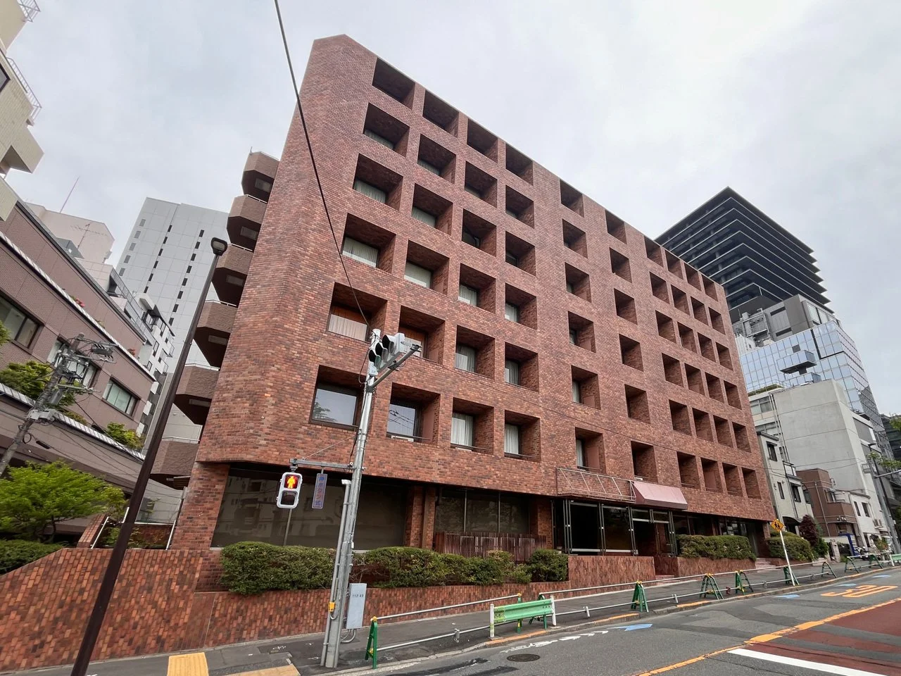 ロイヤル赤坂サルーンビル 2 オフィスビル外観 2