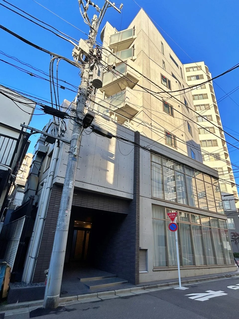COMS SHIROKANEビル B1・1階メゾネット 外観 2