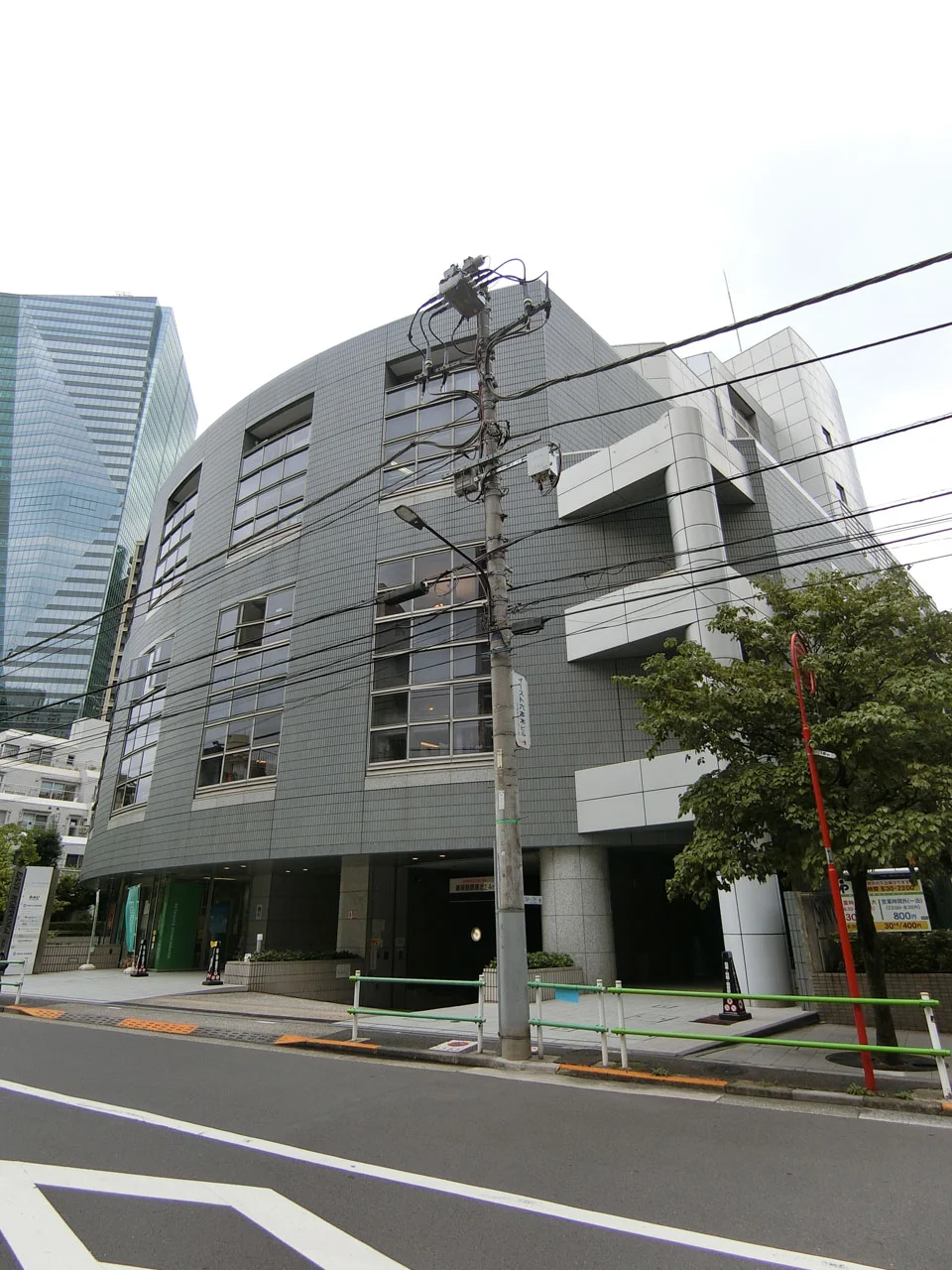 イースト六本木ビル 3