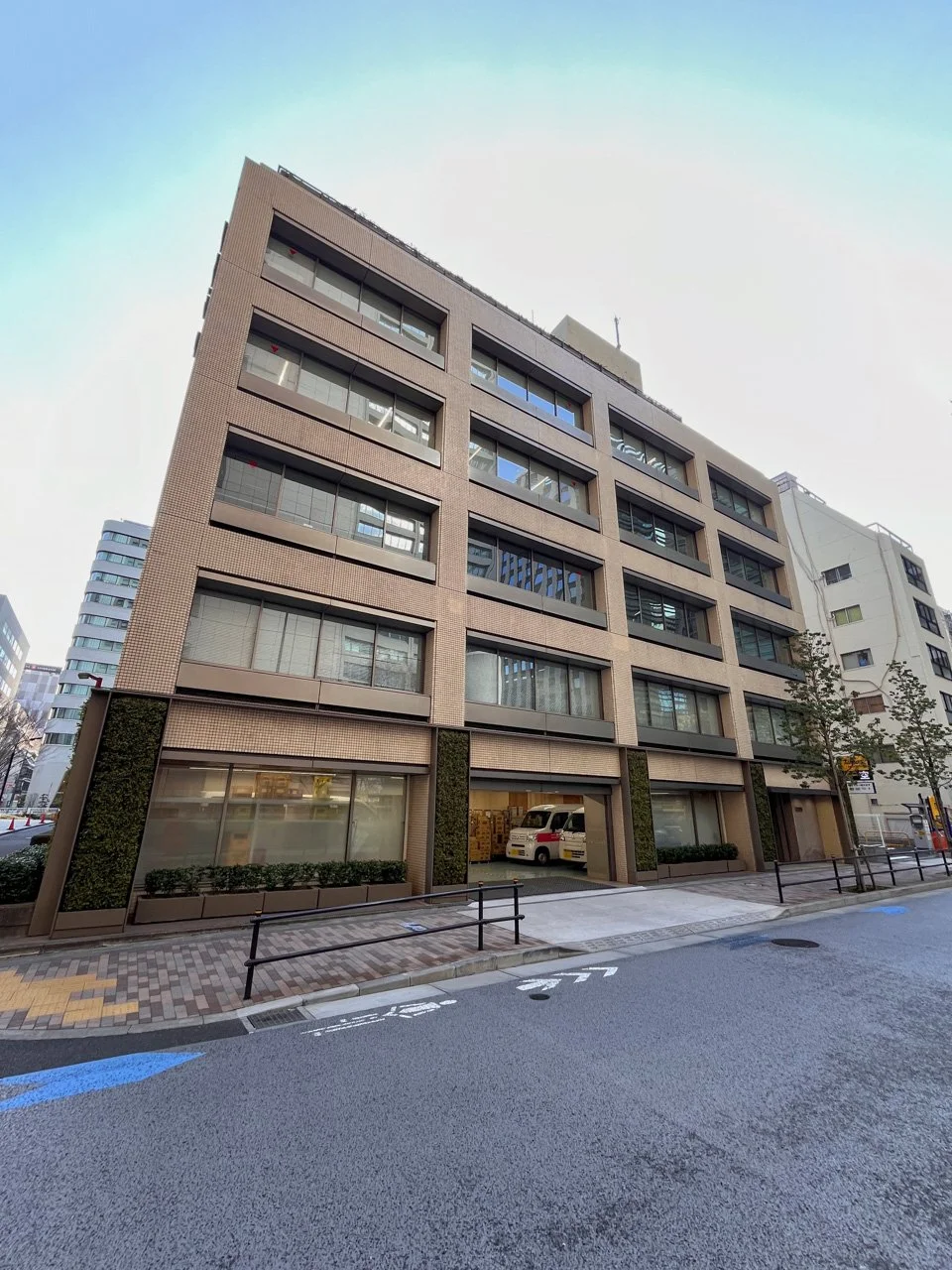 物産ビル B1 オフィスビル外観 2