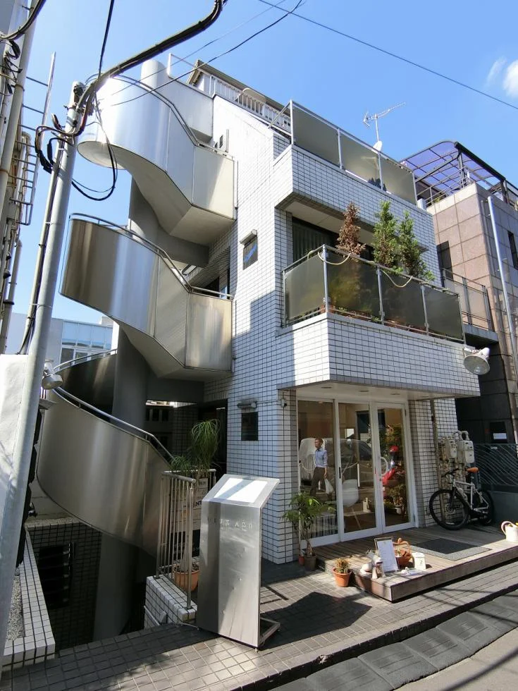 イズミビル 3 オフィスビル外観 1