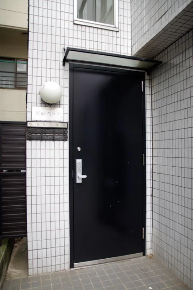 西麻布コアビル 1階・2階一括貸し エントランス 3