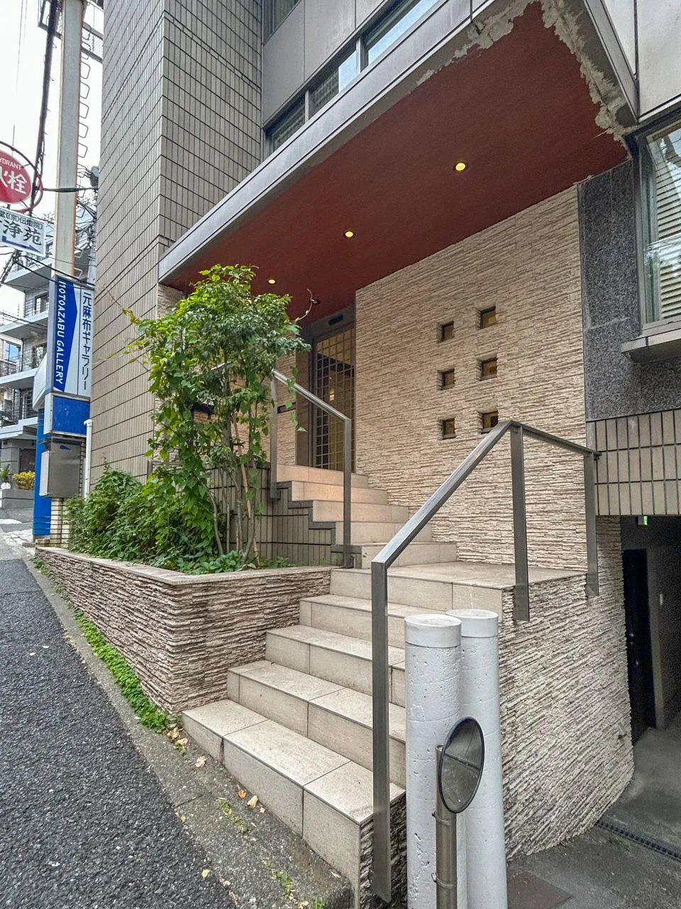 元麻布大網ビル 一棟貸し ビルエントランス 5