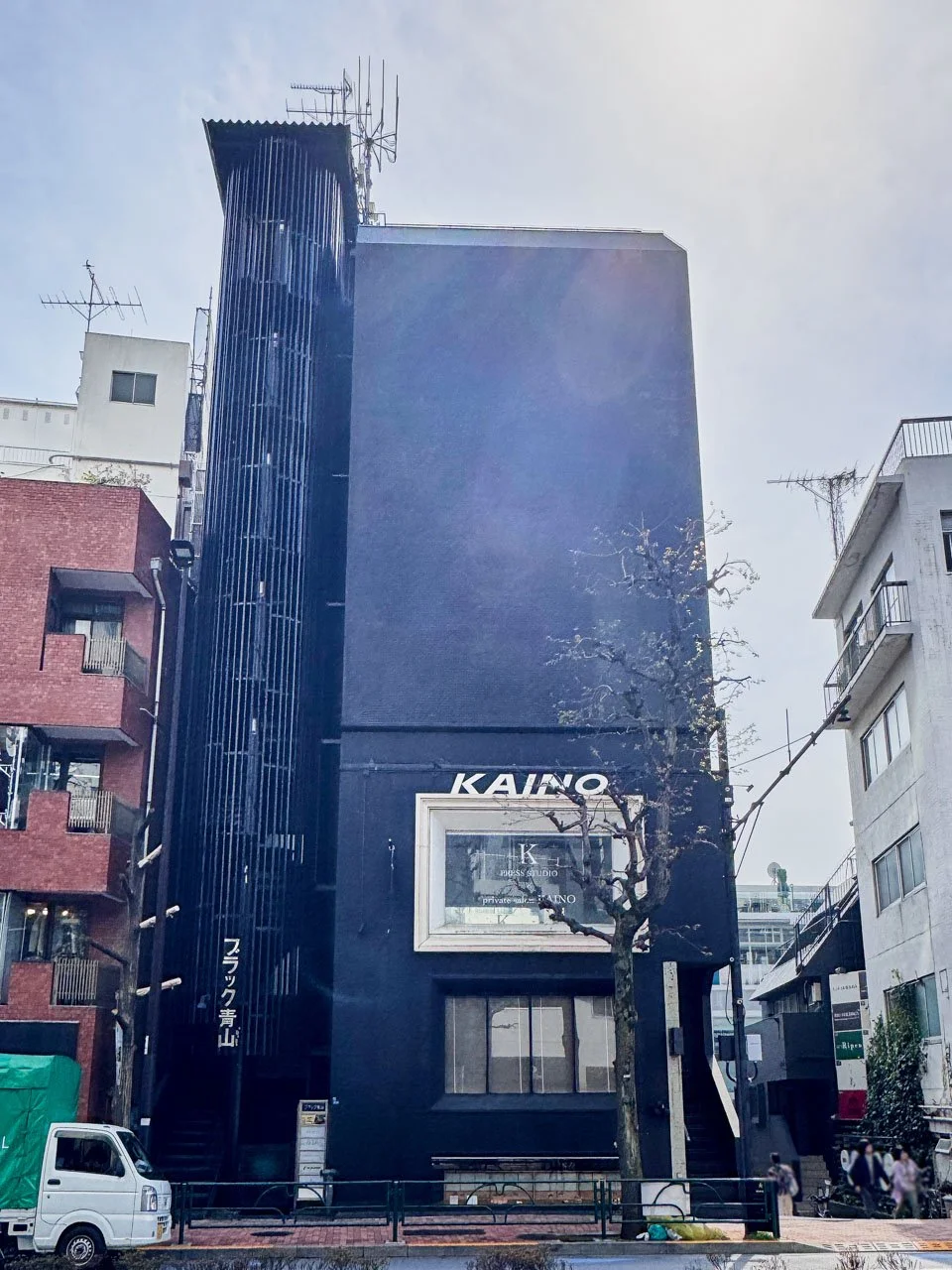 ブラック青山ビル 6 オフィスビル外観 2