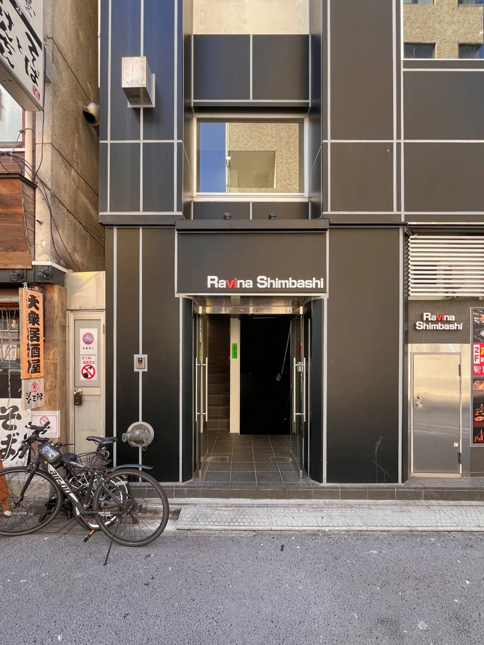 ラヴィーナ新橋(Ravina新橋) B1 ビルエントランス 5
