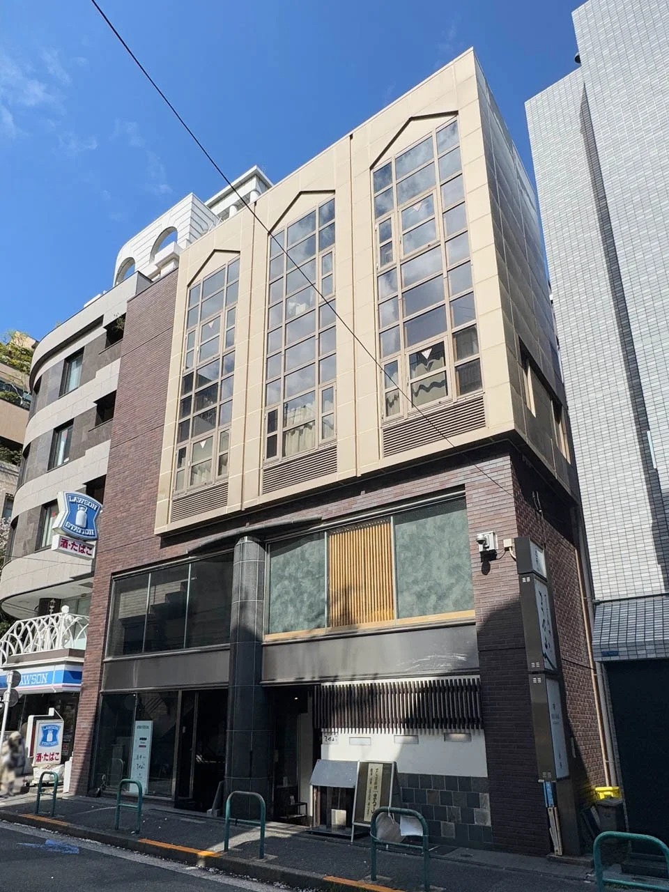 AOYAMA FUSIONビル B1 オフィスビル外観 1