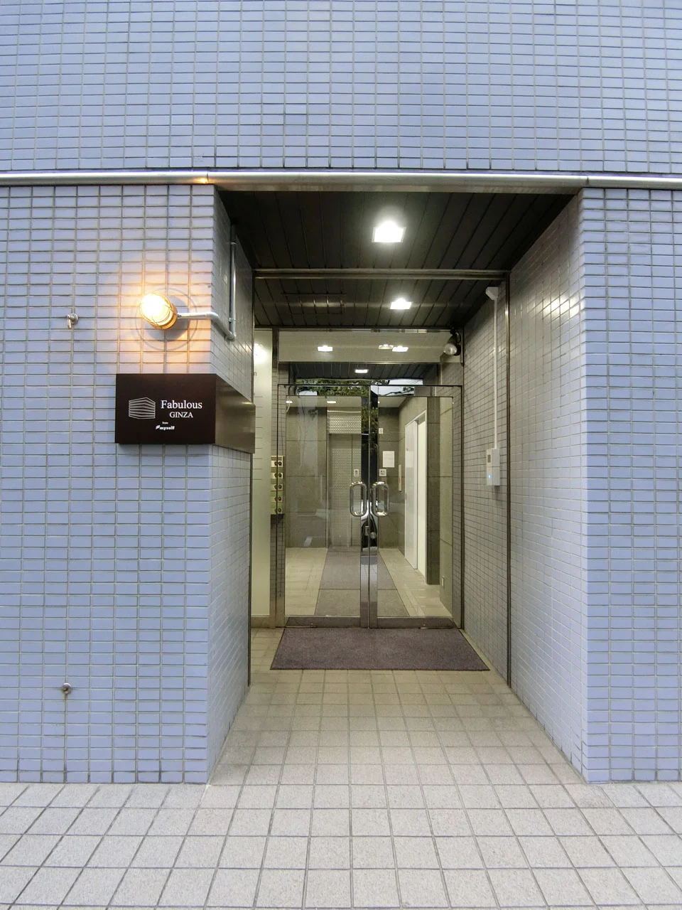 Fabulous GINZA 4 エントランス 3