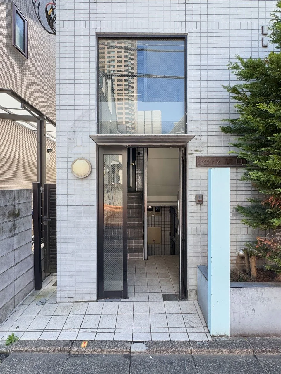 シャトレ青山ビル 3 エントランス 3