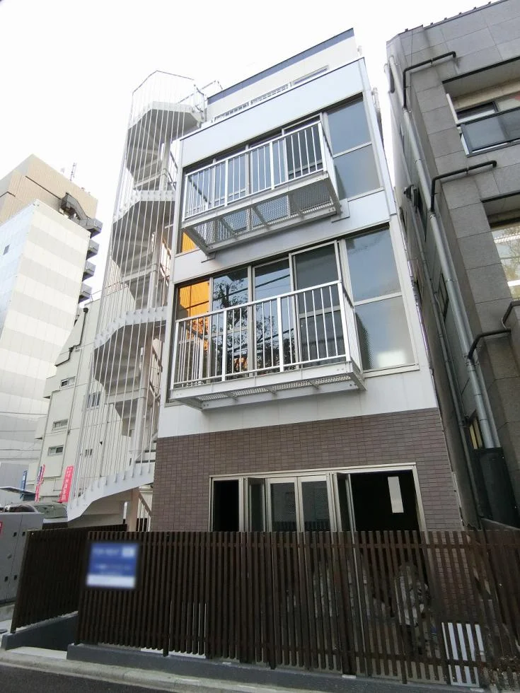 FUN・ART AKASAKA(ファン・アート アカサカビル) 1階から3階セット 外観 2