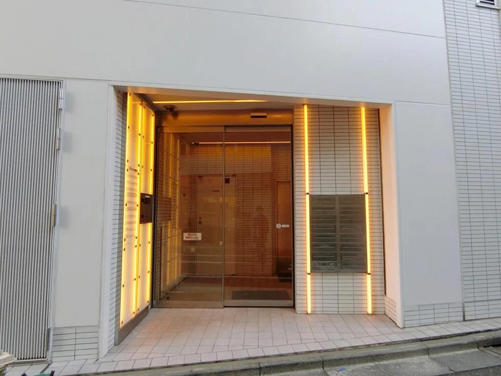 クローバー神谷町ビル 3 ビルエントランス 3