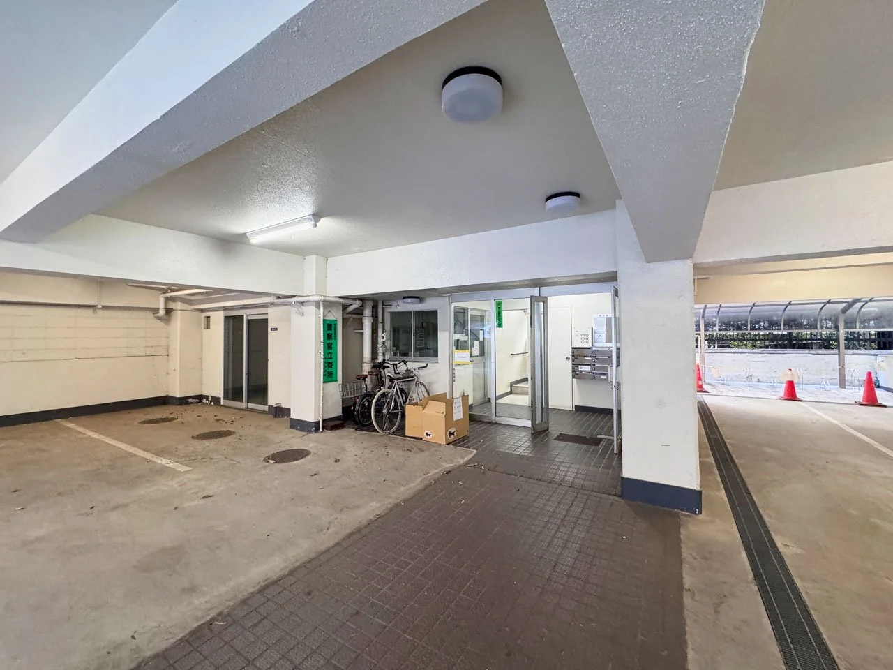 ピロティ南青山 - 画像1