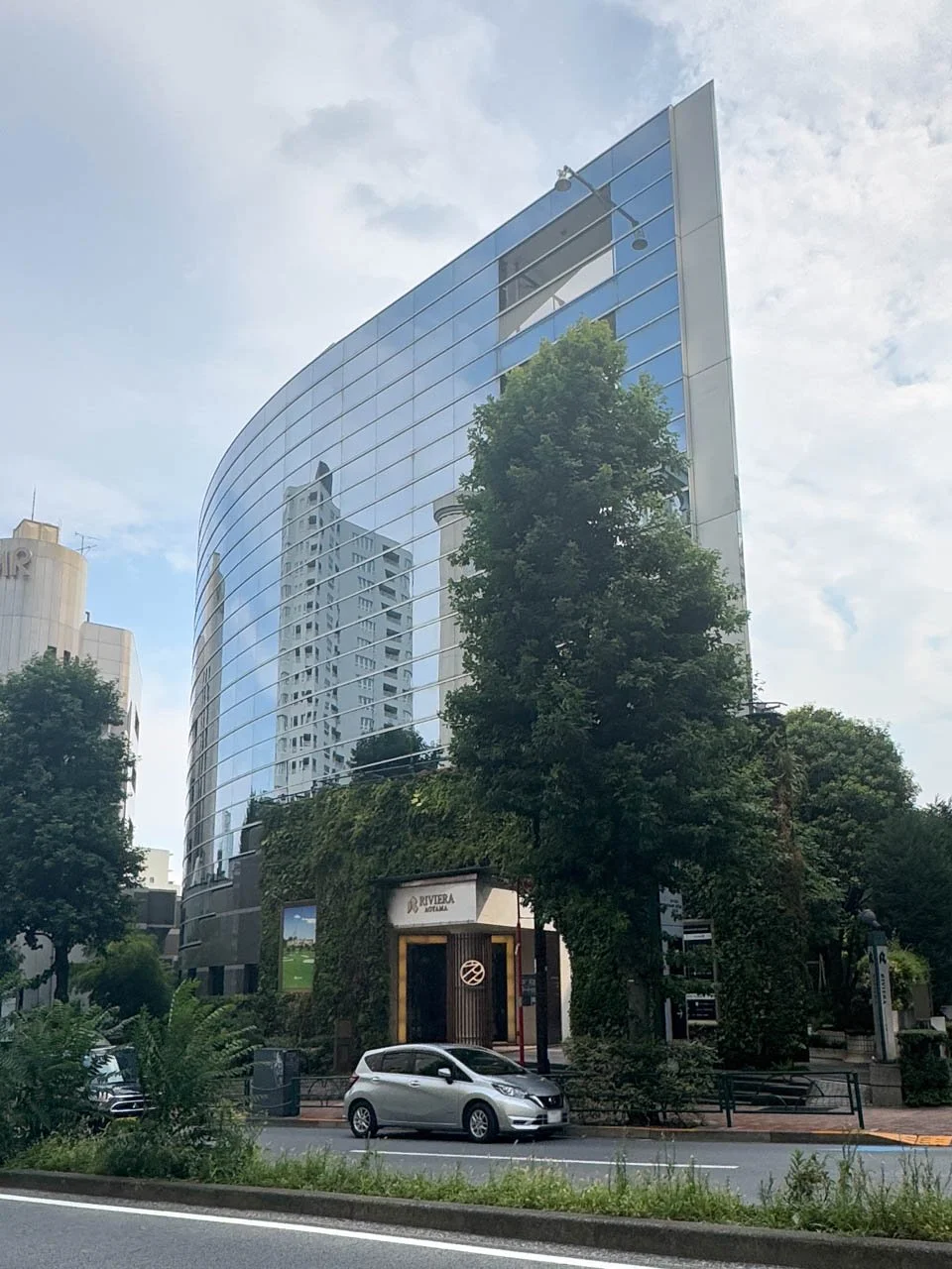 リビエラ南青山ビルB館 地下1階から2階セット 外観 2