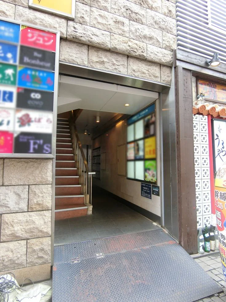 中銀新橋ビル 7 ビルエントランス 3