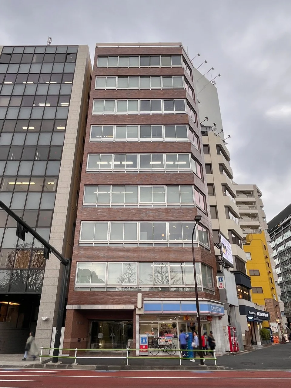 飯田ビル 2 オフィスビル外観 1