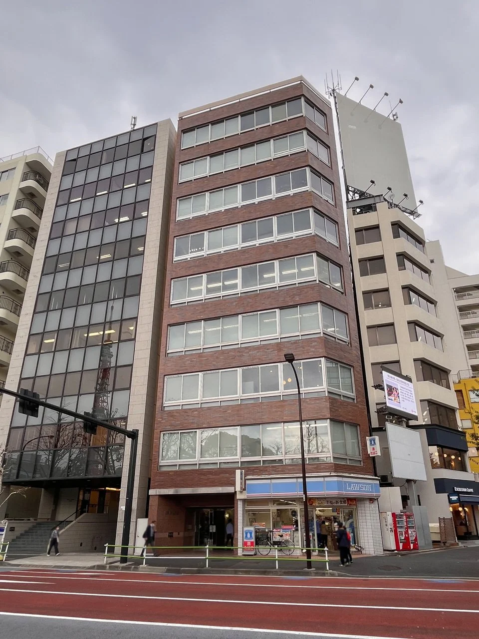 飯田ビル 2 オフィスビル外観 2