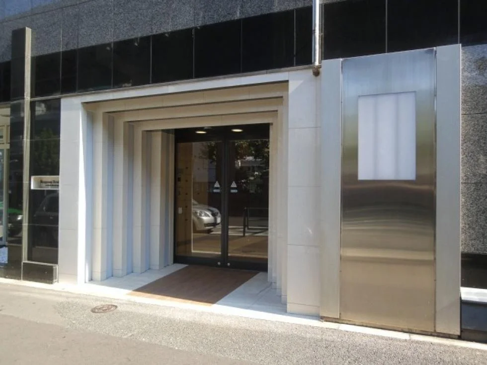 Roppongi Residences(ロッポンギ レジデンス) 1階・2階セット エントランス 3