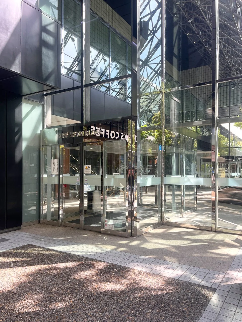 アーク森ビル 24 ビルエントランス 3