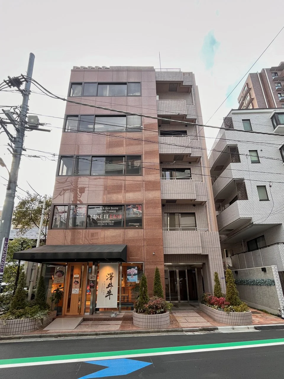 西麻布尾花ビル