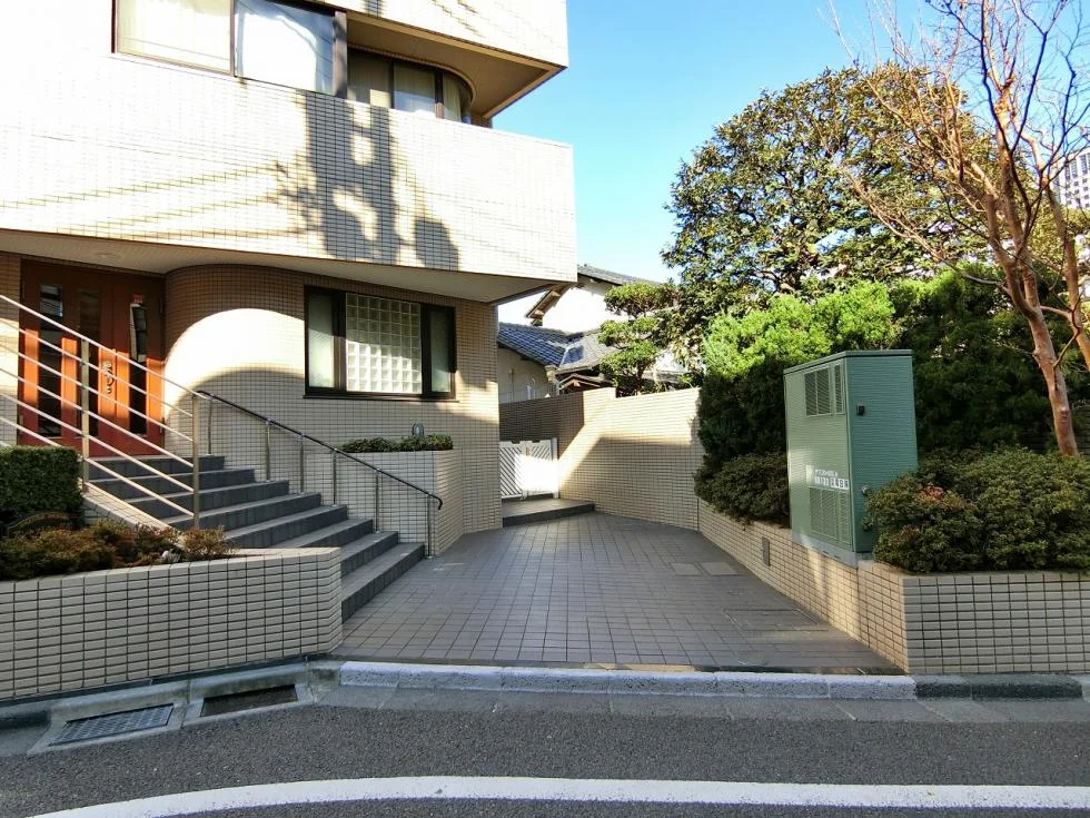 アンセストラル高輪 3 エントランス 3